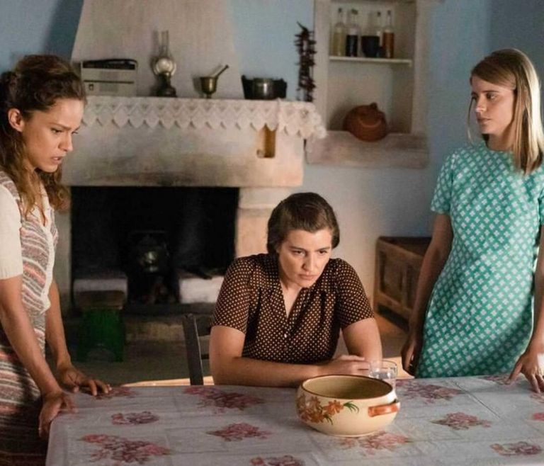 Άγριες Μέλισσες: Το βίντεο από τα γυρίσματα που μας έκανε να λιώσουμε