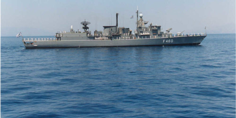 Συναγερμός στο Πολεμικό Ναυτικό: Κρούσματα κοροναϊού σε φρεγάτα