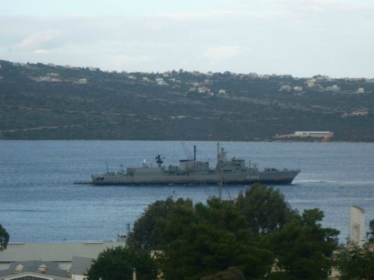 Κρήτη: Σε 16 ανέρχονται τα κρούσματα κοροναϊού σε φρεγάτα του Π.Ν – Νοσηλεύεται ένα μέλος του πληρώματος