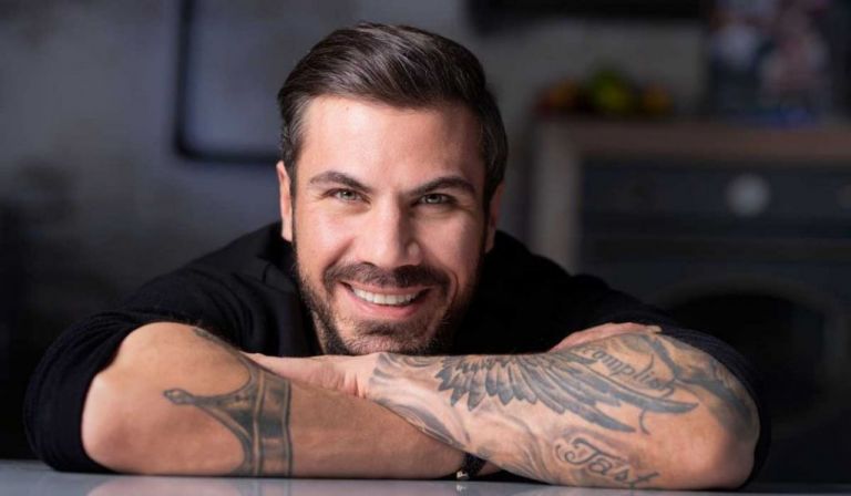 Άκης Πετρετζίκης: Θα ξετρελαθείς με το πρώτο βίντεο του γιου του