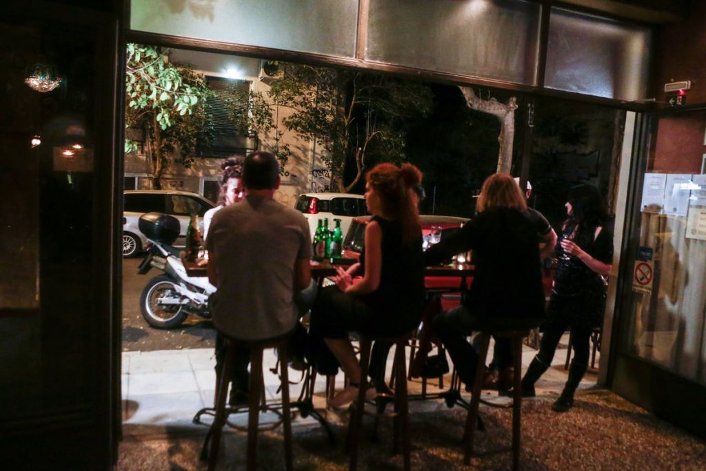 Εστίαση: Τι θα ισχύει για τους κλειστούς χώρους – Έρχονται «τσουχτερά» πρόστιμα