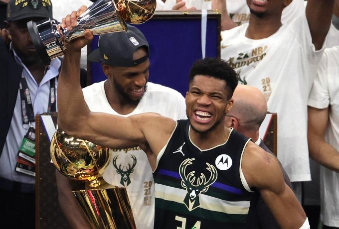 Τα συγχαρητήρια των «αιωνίων» στον Γιάννη