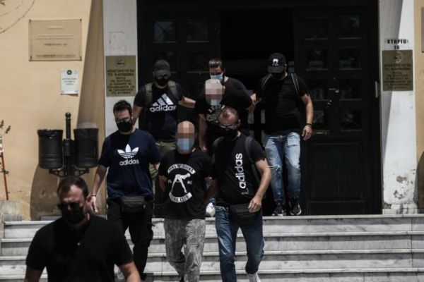 Ηλιούπολη: Αποκαλύπτεται το κύκλωμα πορνείας – Ο ρόλος του οδηγού και η μαστροπός