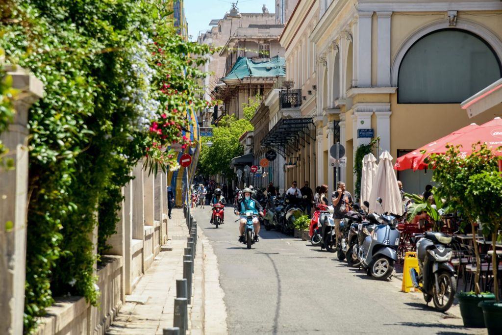 Κοροναϊός: Πού εντοπίζονται τα 1.820 κρούσματα – Δείτε αναλυτικά τον χάρτη της διασποράς