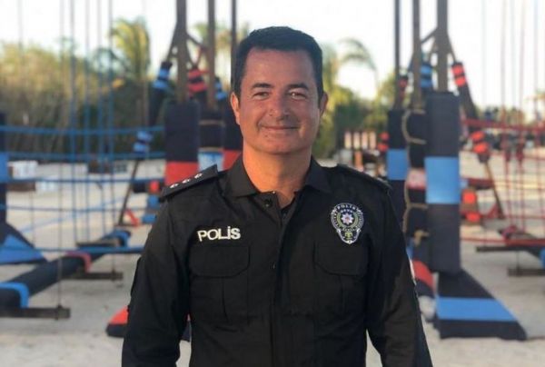 Ατζούν Ιλίτζαλι: Το μήνυμά του στα ελληνικά και η φωτογραφία με τον Σάκη Κατσούλη