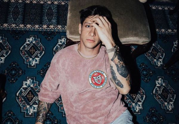 Ηλίας Μπόγδανος: Συγκινημένος από την αγάπη του κόσμου ο τραγουδιστής