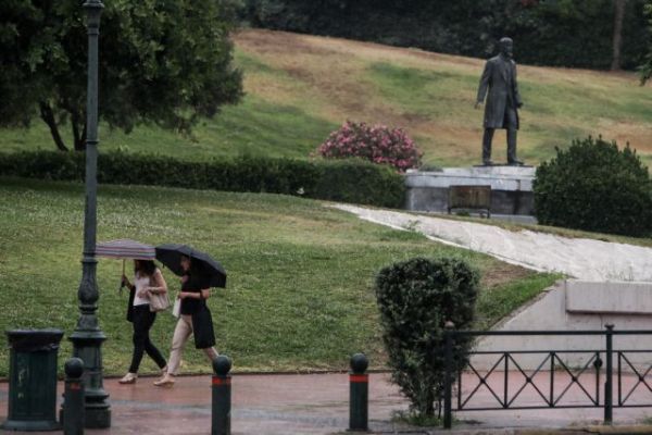 Καιρός: Μετά τον καύσωνα, έρχεται η «ψυχρή λίμνη» με καταιγίδες