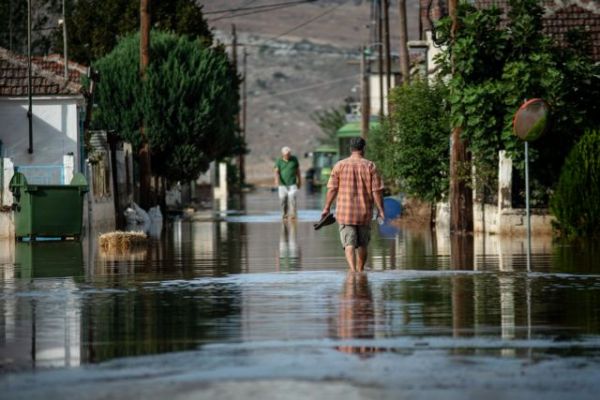 Καιρός:  Μετά τον καύσωνα, έρχεται «ψυχρή λίμνη» με επικίνδυνες καταιγίδες