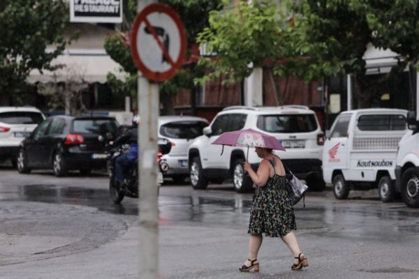 Καιρός: Συνεχίζει εξασθενημένη η ψυχρή λίμνη με τοπικές βροχές – Θα χτυπήσει τελικά την Αττική;