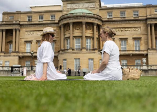 Οι κήποι του Μπάκιγχαμ ανοίγουν για πρώτη φορά στο κοινό