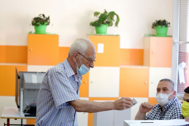 Βουλγαρία: Μικρό προβάδισμα Μπορίσοφ στις εκλογές – Την Πέμπτη τα τελικά αποτελέσματα