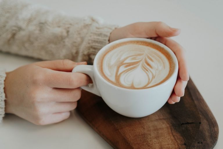 Απλές συμβουλές για να απολαμβάνετε τον καφέ σας με πιο υγιεινό τρόπο