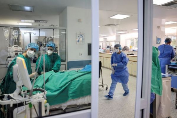Κοροναϊός: Κίνδυνος τέταρτου κύματος το καλοκαίρι ή το φθινόπωρο