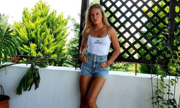 Κατερίνα Δαλάκα: Το καλογυμνασμένο κορμί της ανεβάζει (κι άλλο) τον υδράργυρο