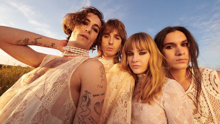 «I Wana Be Your Slave»: Με γυναικεία εσώρουχα και ζαρτιέρες σε νέο βίντεο κλιπ ο Damiano