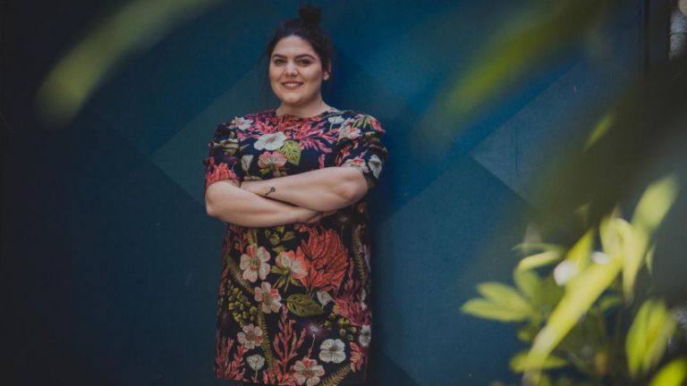 Δανάη Μπάρκα: Τα πρώτα βήματα στην υποκριτική και το ταλέντο στο τραγούδι