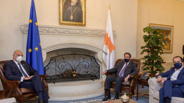 Δένδιας – Αναστασιάδης: Σε απόλυτο συντονισμό η απάντηση στην Τουρκία για την Αμμόχωστο