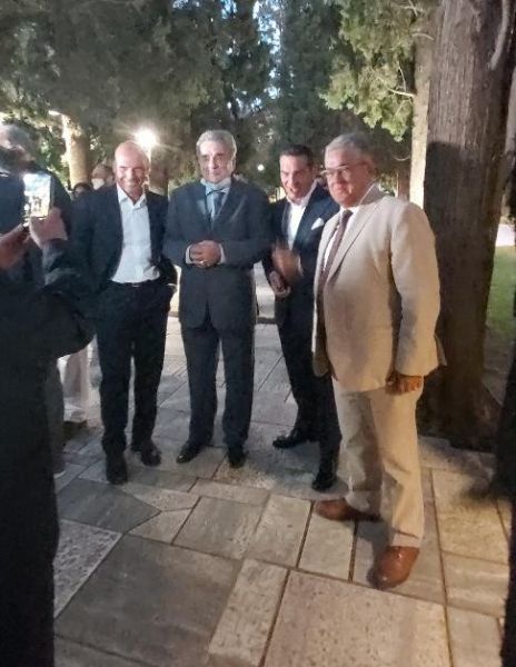 Τα μετρημένα λόγια της Αριστεράς