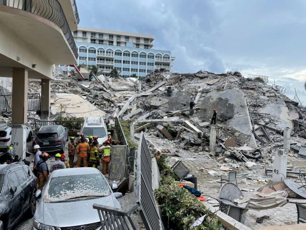 Κατάρρευση κτιρίου στο Μαίάμι: Στους 79 οι νεκροί – 60 άτομα αγνοούνται ακόμα