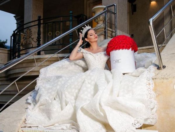 Δήμητρα Αλεξανδράκη: Ποιος είναι ο μυστηριώδης μέλλοντας σύζυγός της;