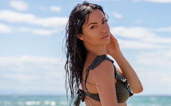 Δήμητρα Αλεξανδράκη: «Πρώτα σχεδίασα το νυφικό και μετά βρήκα τον γαμπρό»