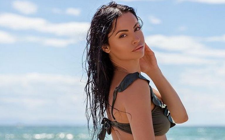 Δήμητρα Αλεξανδράκη: «Πρώτα σχεδίασα το νυφικό και μετά βρήκα τον γαμπρό»