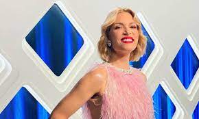 Πιο αστραφτερή από ποτέ η Βίκυ Καγιά στην Μύκονο