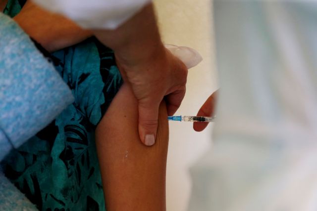 Πορτογαλία: Δεκτοί στη Μαδέρα εμβολιασμένοι επισκέπτες με σκευάσματα που δεν έχει εγκρίνει ο ΕΜΑ
