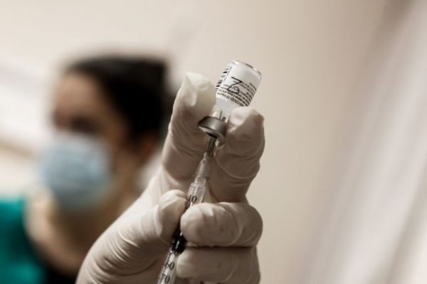Εμβόλιο: Τα δεδομένα για την τρίτη δόση – Πότε θα γίνει και ποιοι θα έχουν προτεραιότητα