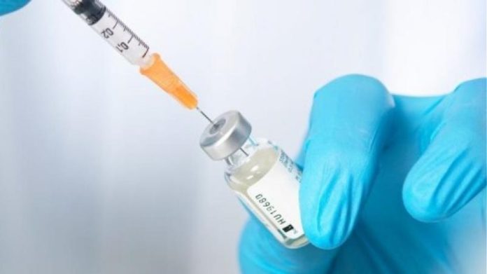 Κοροναϊός: Ποιοι πρέπει να λάβουν και τρίτη δόση των εμβολίων Pfizer
