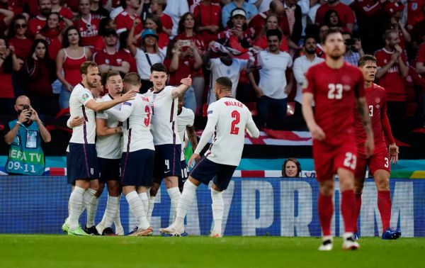 Η Αγγλία ισοφαρίζει σε 1-1 με αυτογκόλ του Κίερ