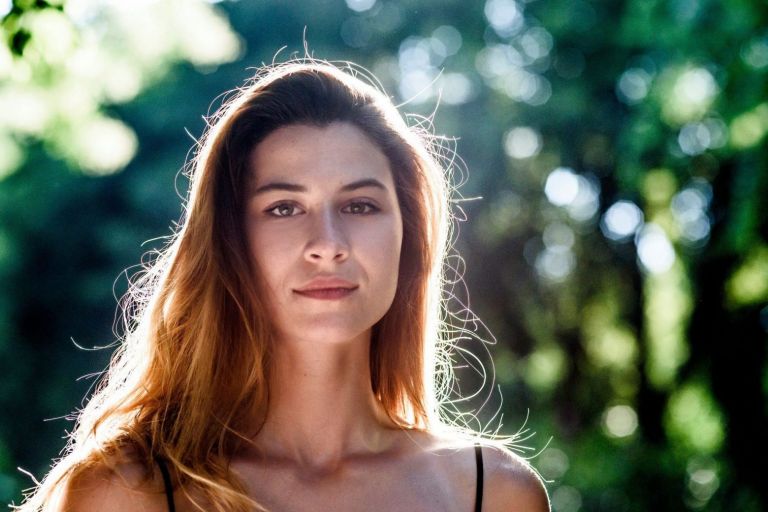 Εριέττα Μανούρη: Το παρατσούκλι «Τάκης», η σεξoυαλική παρενόχληση πάνω στη σκηνή και οι κρίσεις πανικού