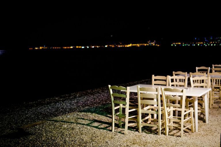 Εστίαση: Σφίγγει ο κλοιός για τους ανεμβολίαστους εργαζομένους