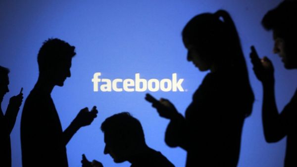 Μπάιντεν: Τα social media με τα fake news για τα εμβόλια «σκοτώνουν» τους ανθρώπους