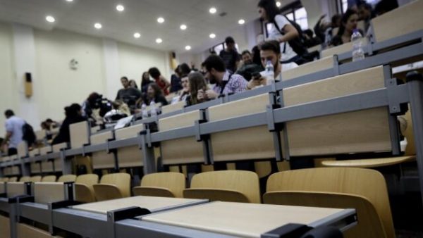 Πρύτανης ΑΠΘ: Δια ζώσης λειτουργία με εμβολιασμό εισηγείται η Σύνοδος Πρυτάνεων