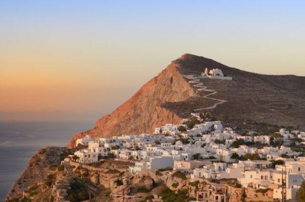 Φολέγανδρος: Νεαρή γυναίκα ανασύρθηκε νεκρή από τη θάλασσα