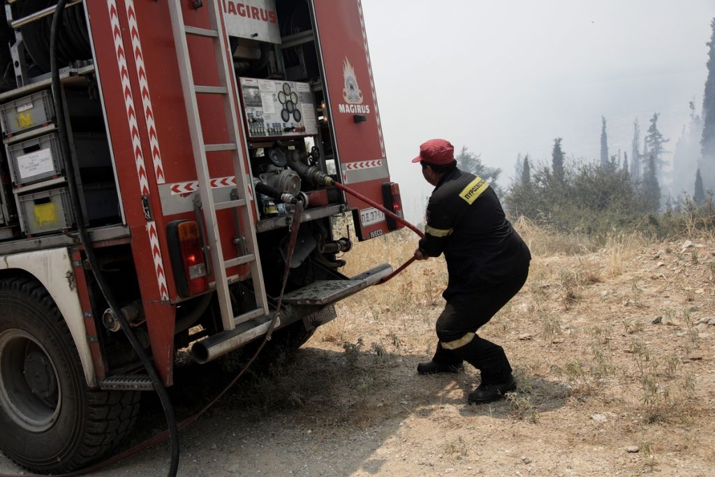 Πάτρα: Φωτιά στην περιοχή Ελεκίστρα