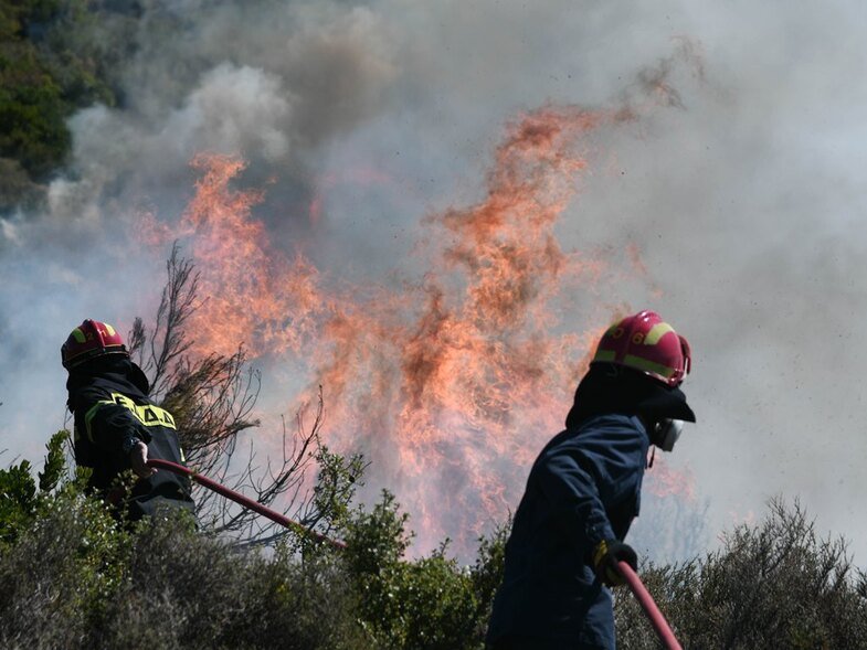 Βόνιτσα - Καλύτερη εικόνα παρουσιάζει η φωτιά στην περιοχή Θυρίου