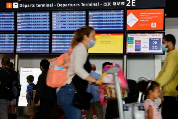 Γαλλία: Με αρνητικό τεστ 24 ωρών θα μπορούν να την επισκεφτούν οι ανεμβολίαστοι Έλληνες