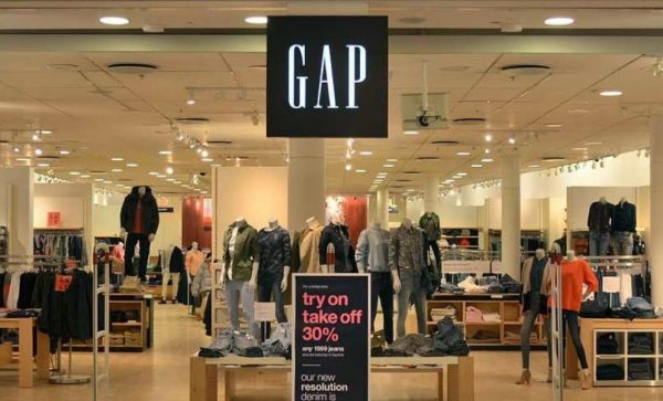 Gap: «Λουκέτο» σε όλα τα καταστήματα σε Βρετανία και Ιρλανδία