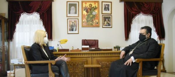 Νέο μήνυμα υπέρ του εμβολιασμού από Γεννηματά – Συνάντηση με τον Μητροπολίτη Μεσσηνίας