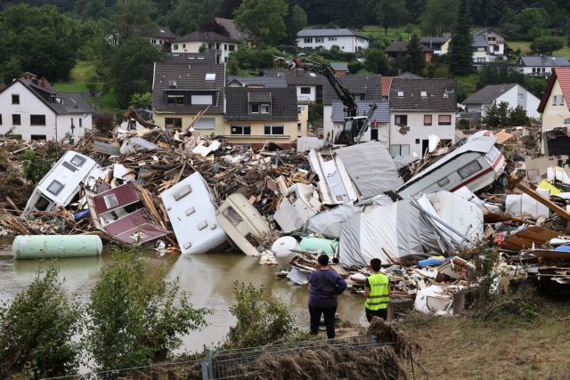 Γερμανία: Τεράστιες καταστροφές από τις πλημμύρες – Καταστράφηκαν 600 χιλιόμετρα γραμμών
