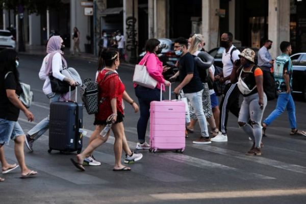 Τέταρτο κύμα: Το πρώτο «μπλόκο», οι φόβοι και οι ελπίδες των ειδικών