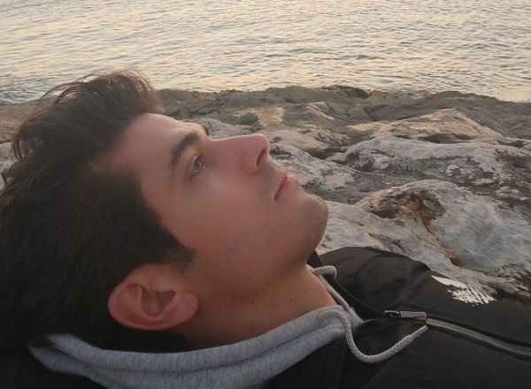 Άγριες Μέλισσες: Ο Δημήτρης Γκοτσόπουλος με μια ανάρτηση μαρτύρησε την τύχη του «Λάμπρου» στον τρίτο κύκλο