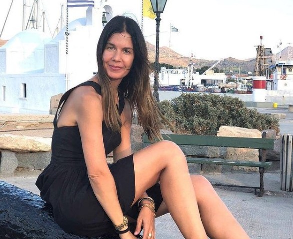 Κατερίνα Μουτσάτου: Φωτογραφίες από τα βαφτίσια του γιου της στην Αίγινα