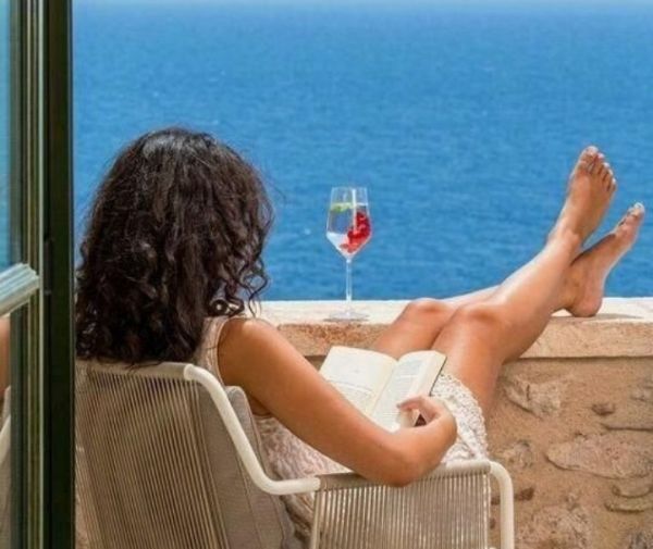 Τα ελληνικά βιβλία που θα διαβάσουμε φέτος το καλοκαίρι