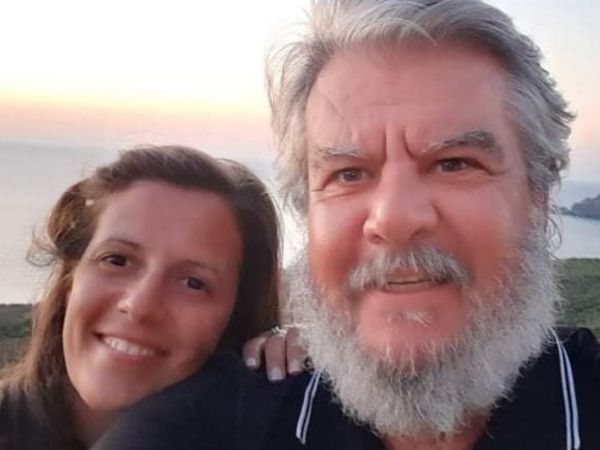 Βασίλης Χαλακατεβάκης: Φωτογραφίζεται πρώτη φορά με την έγκυο σύζυγό του