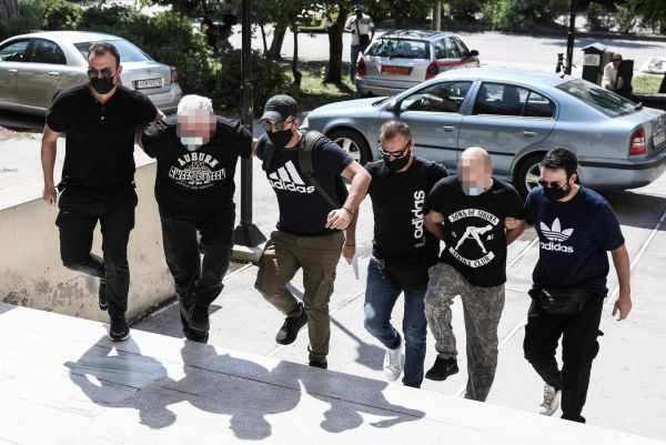 Ηλιούπολη – Λεγάκη: Απελευθερώθηκε κι άλλη κοπέλα εκτός από την 19χρονη – Νεότερα στοιχεία για την υπόθεση