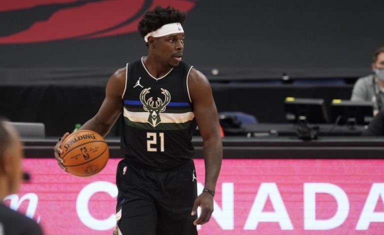 Χολιντέι: Η ψυχή των Μπακς είναι ο Αντετοκούνμπο