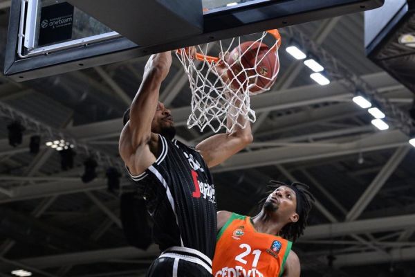 Ανανέωσε με τη Βίρτους Μπολόνια ο Χάντερ